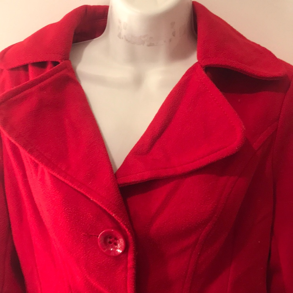 Red coat - Picture 2 of 4